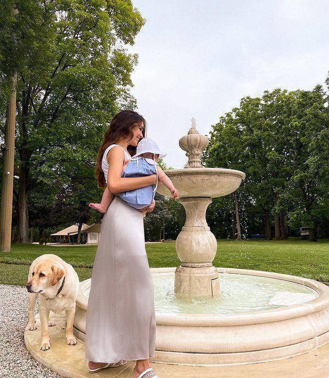 建喷泉池当礼物,宠娃无限被模特女友称赞_吉安卢卡_女儿_照片