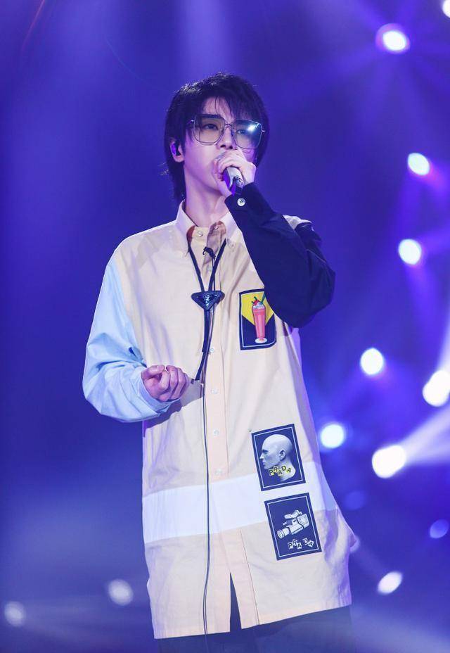 音乐鬼才华晨宇,一个人就是一个乐队,直击灵魂的疯狂_融合_元素_节奏