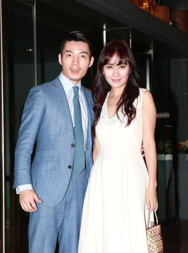 叶璇在与小默先生的这段感情中一直都显得比较敏感,只要看到一些不