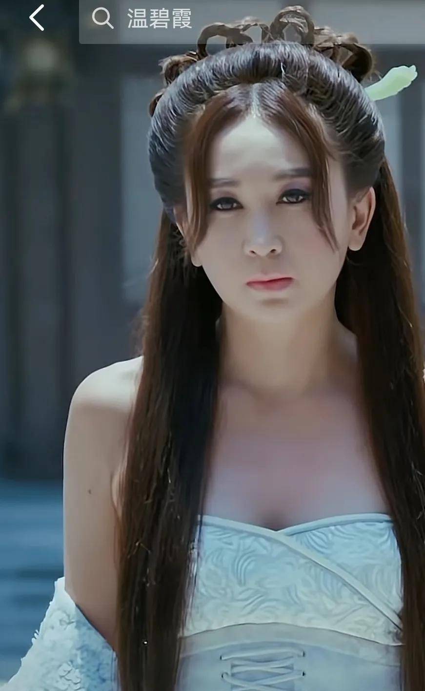 56岁温碧霞罕秀时尚,"不老女神"是假的,真实模样一言难尽_中年_照片