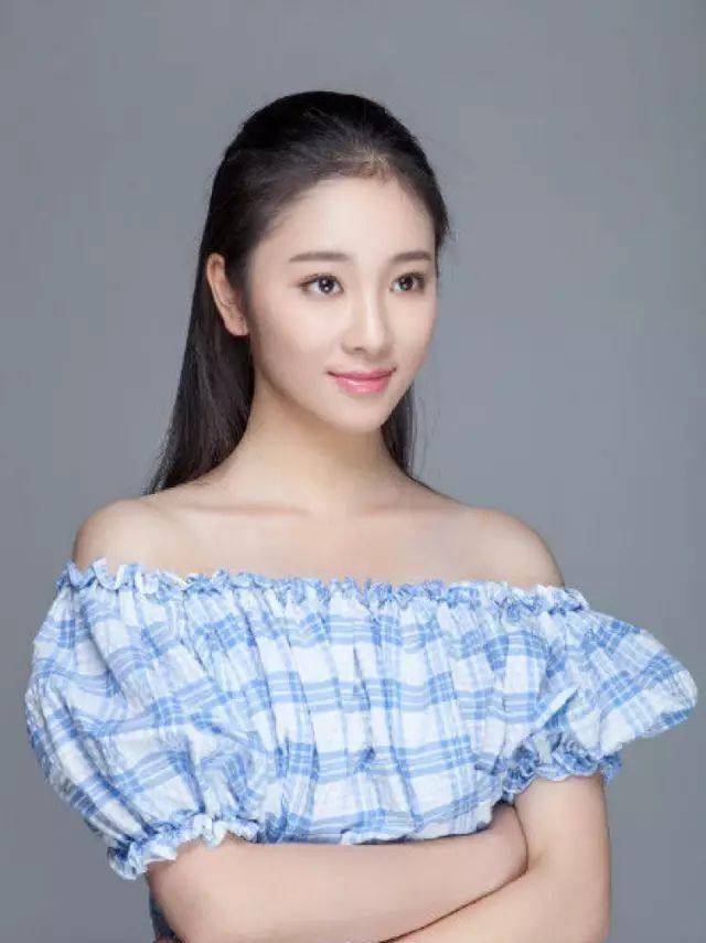 杨幂工作室新签三位女艺人曝光,网友:不要签那个戏精!