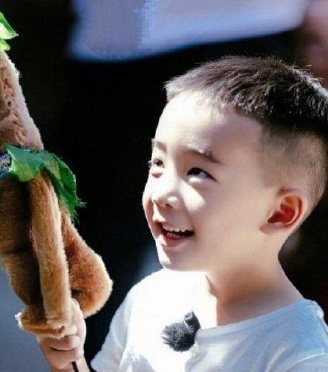 应采儿晒jasper作业,造句中某句话吸引了所有人的注意!