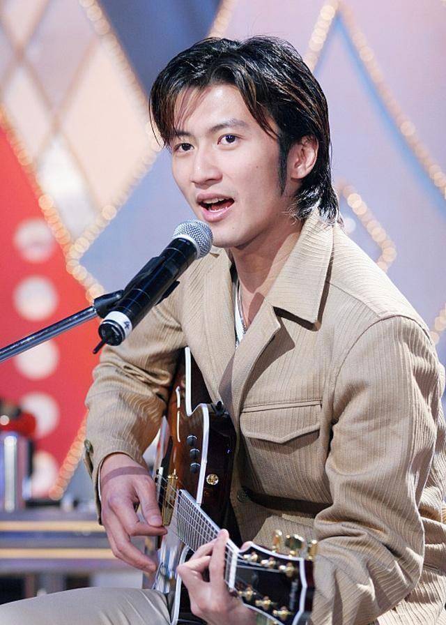 谢霆锋写给王菲的这首歌,让他在当年的乐坛出尽了风头_林夕_名字_蝴蝶