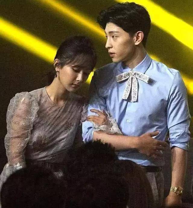 杨紫邓伦又开始撕起来了?到底是邓伦没风度还是杨紫骚操作?