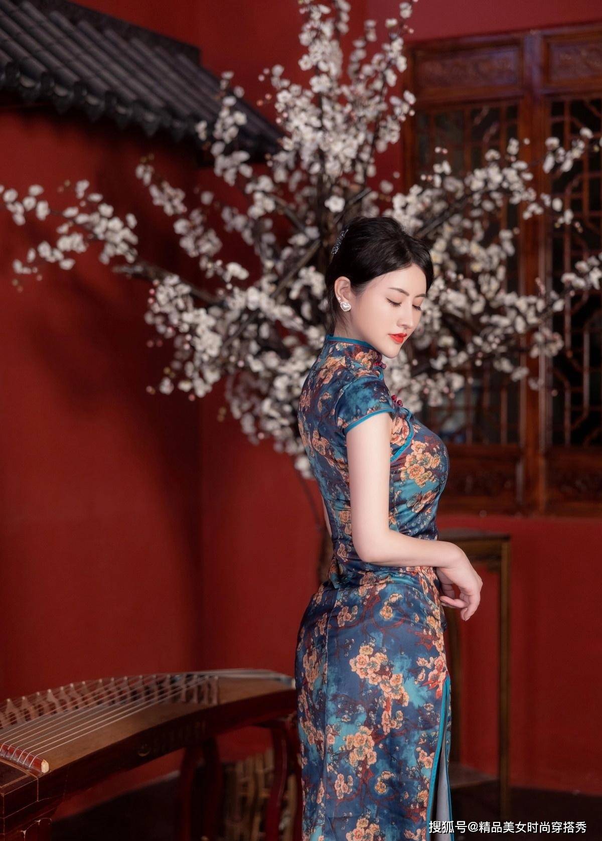 和女人味的旗袍连衣裙,既复古又时尚,让人无法抵挡_女性_的设计_裙摆