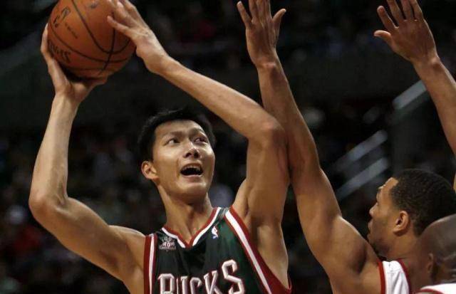 易建联当年选秀有多么强大?