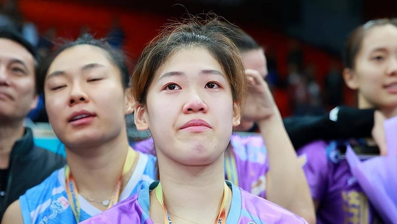 不知不觉 李盈莹已在地方队六年 但她依然还是那个爱哭小女孩_体育