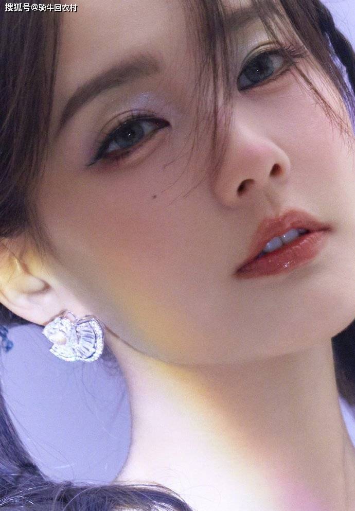 李一桐女团造型大片释出,双马尾活力可爱,蓝色眼珠点睛之美_魅力_照片