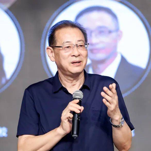 集团董事长 唐和平武汉领科教育科技有限公司/光谷剑桥国际高中/光