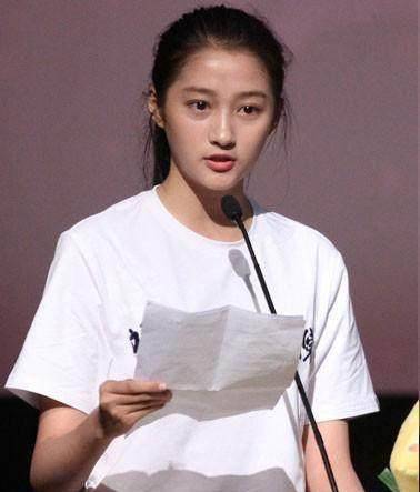 关晓彤留级,大学四年无缝进组,学院领导开会决定让他留级_毕业_发展