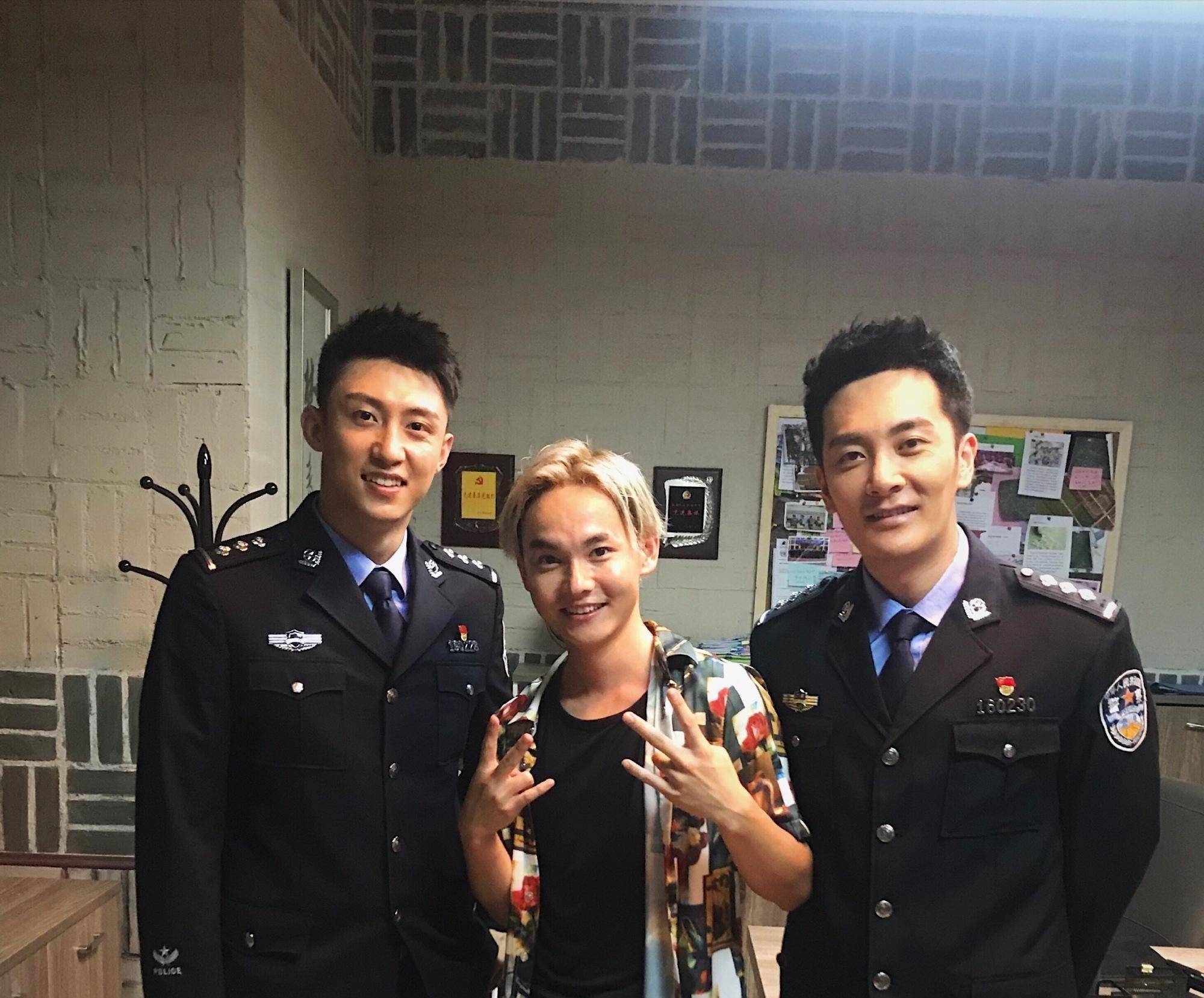 原来10岁在黄晓明版鹿鼎记中出道,23岁结婚,还是《余