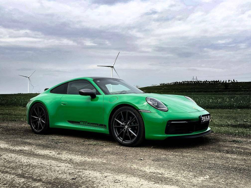 这次的保时捷草原之旅主角车型是保时捷的911 targa 4和911 carrera t