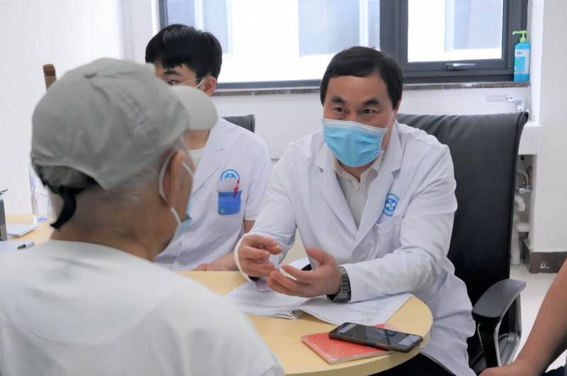 省人民医院泌尿外科王增军教授来徐州一院进行联合查房,病例讨论,现场