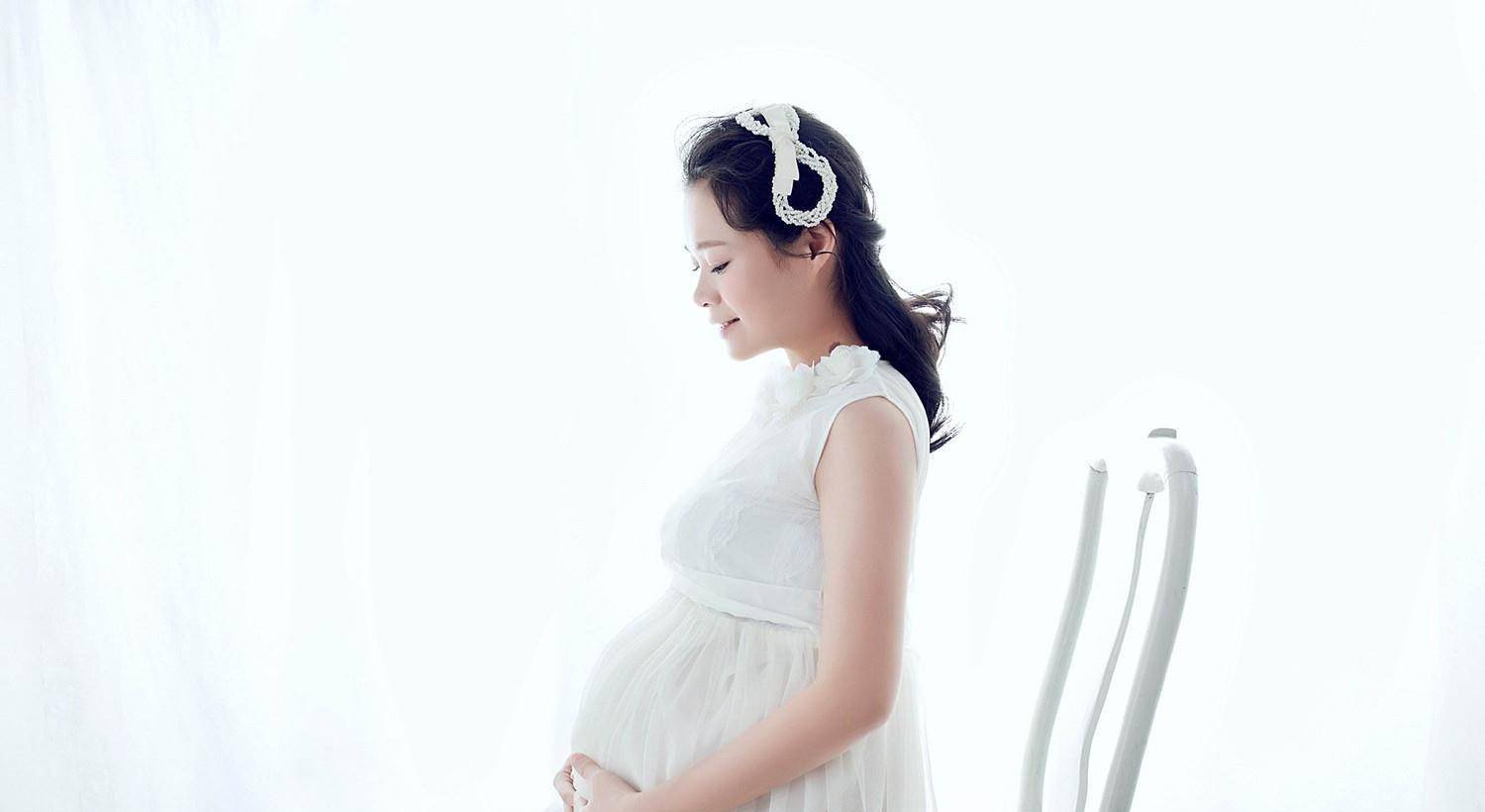 章子怡孕期似少女,41岁挺孕肚拍写真,孕期体重增长多少最合适?