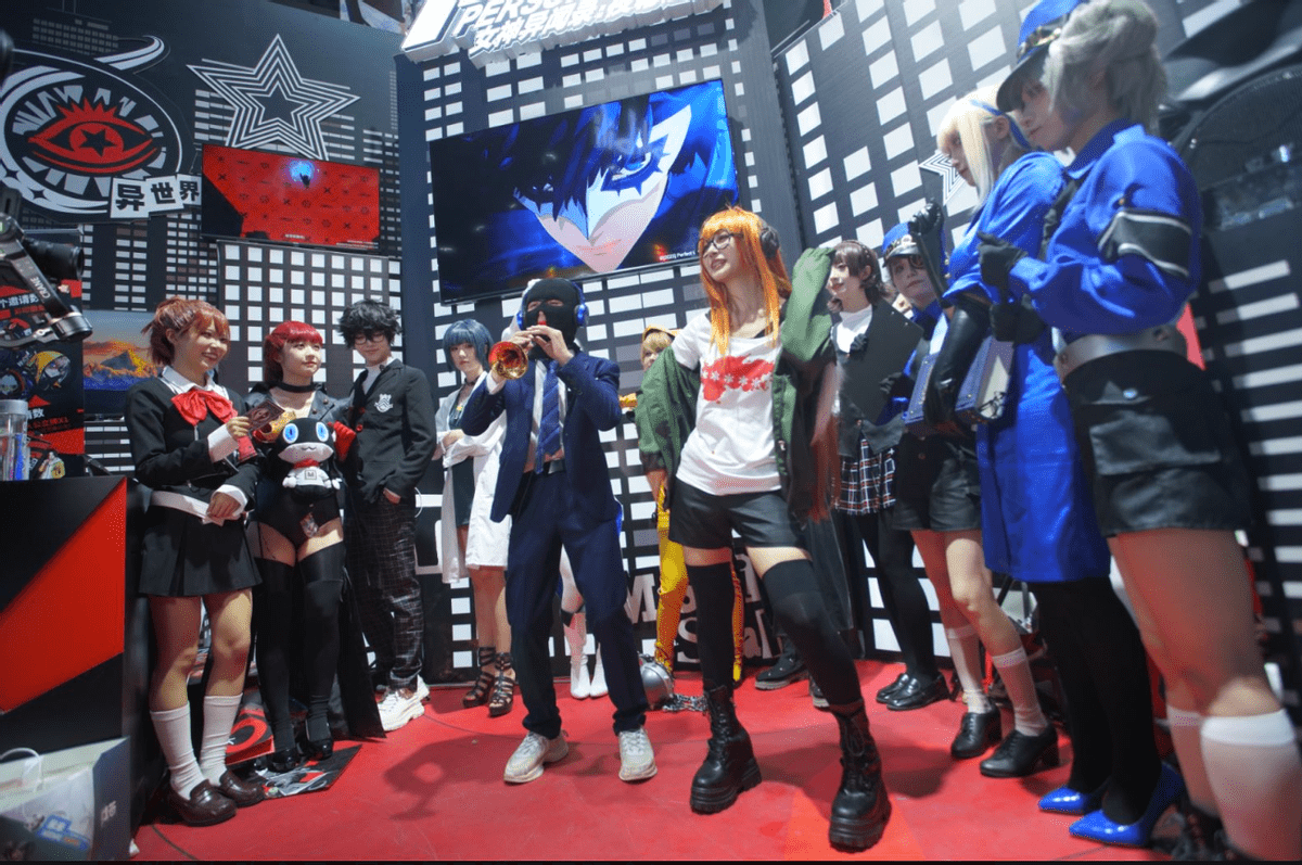 当然,还有天才少女佐仓双叶,暴力军师新岛真,超萌导师伊格尔双子,内科