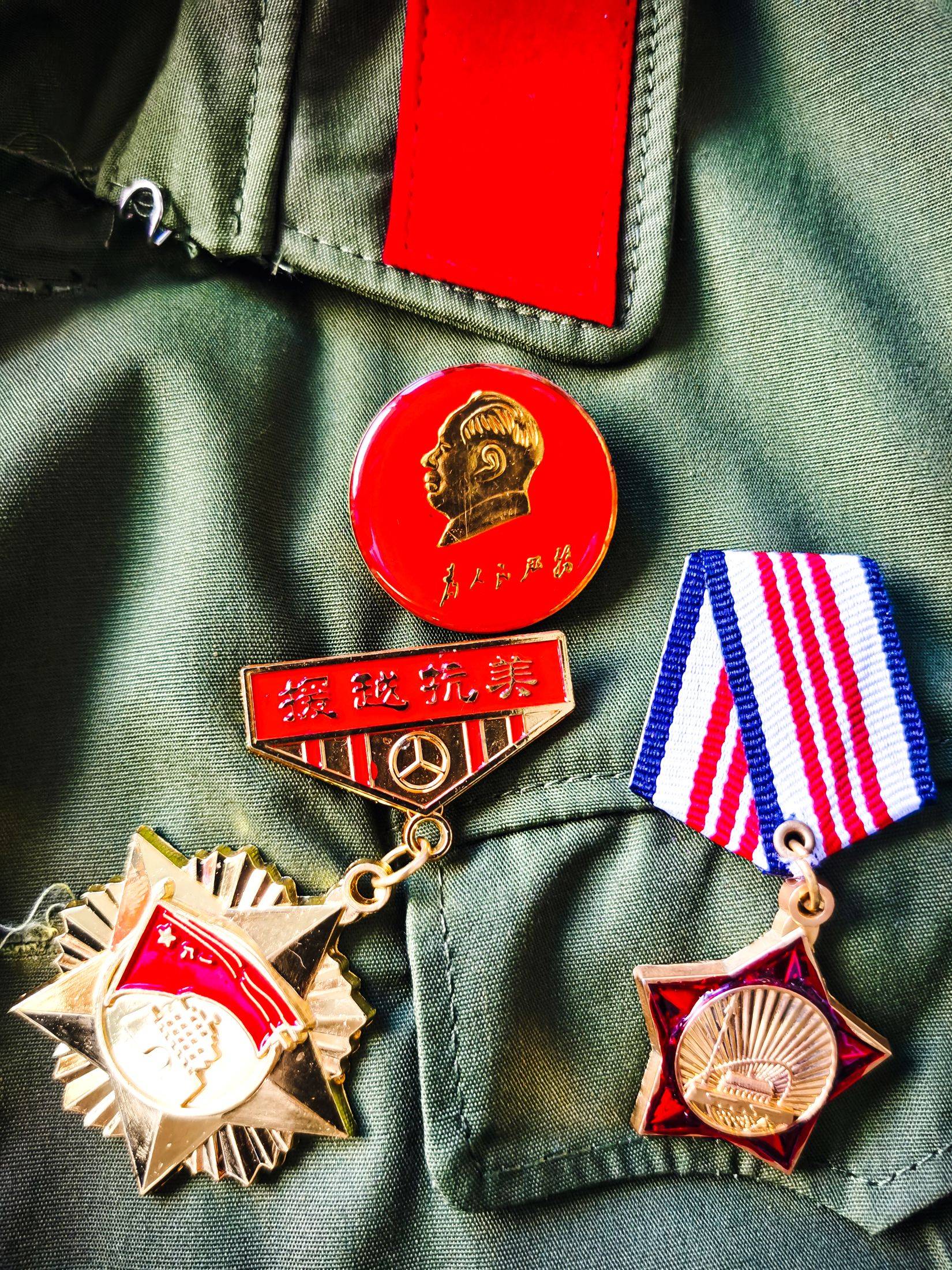 致敬退役军人:军魂不朽,荣光永驻_老兵_光荣_纪念章