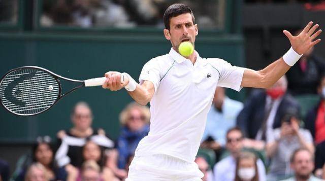 德约科维奇3-1夺冠,揽170万英镑,开心捧杯_贝雷蒂_决赛_沙波瓦洛夫