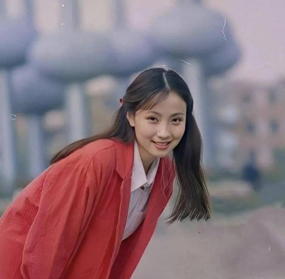 随后陶虹多次为国出战,在花样游泳项目上取得了许多优异的成绩.