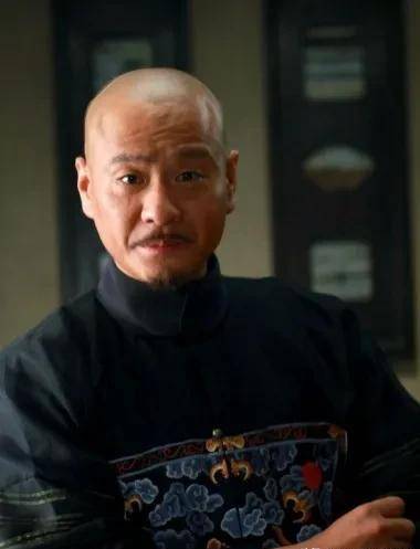 50岁的连奕名的"消失",是娱乐圈的悲哀,网友又是如何评价他们_杨若兮