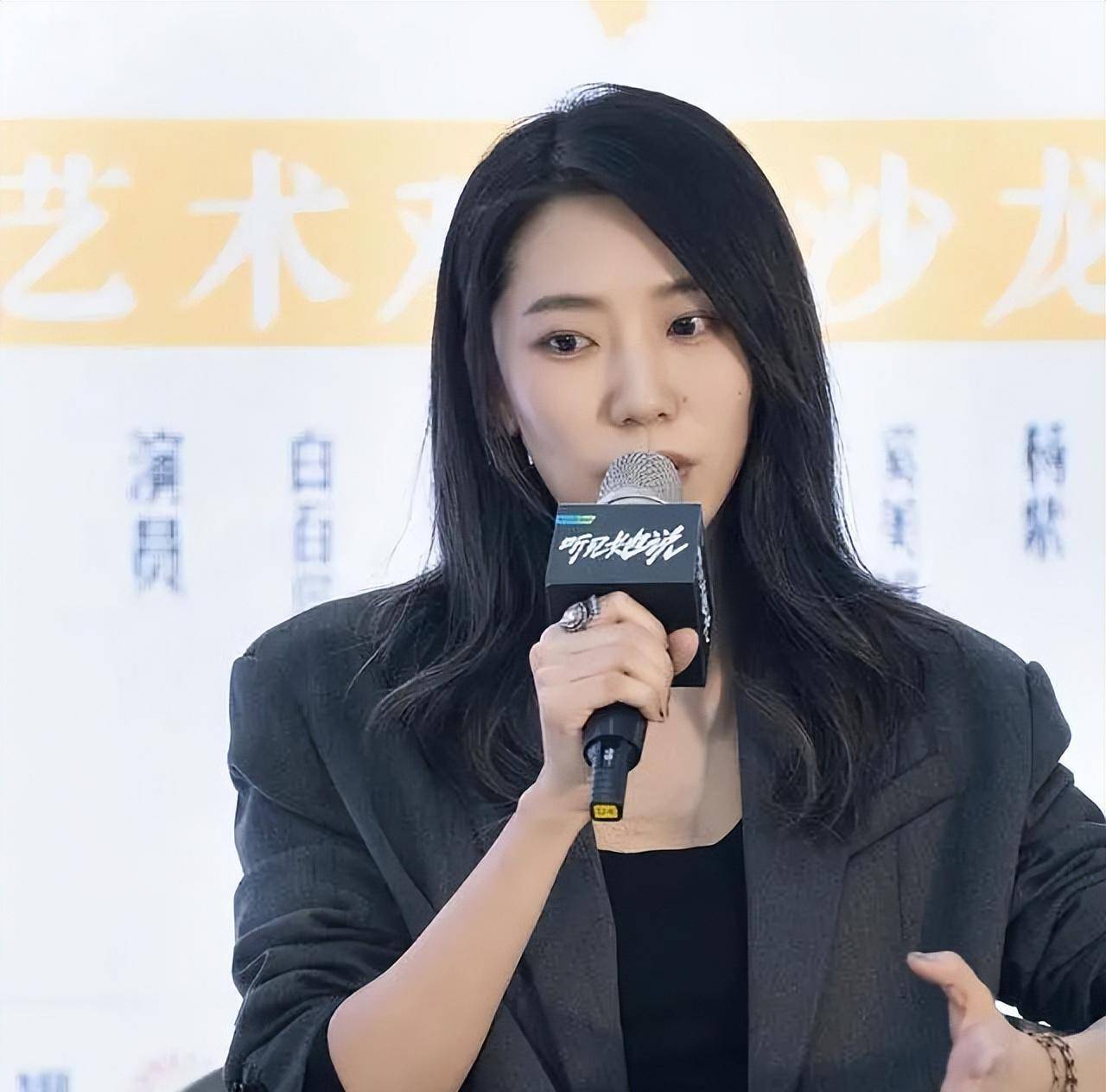 窦靖童和女友已在国外结婚了!另一半也是圈内人,两人年龄相差12岁