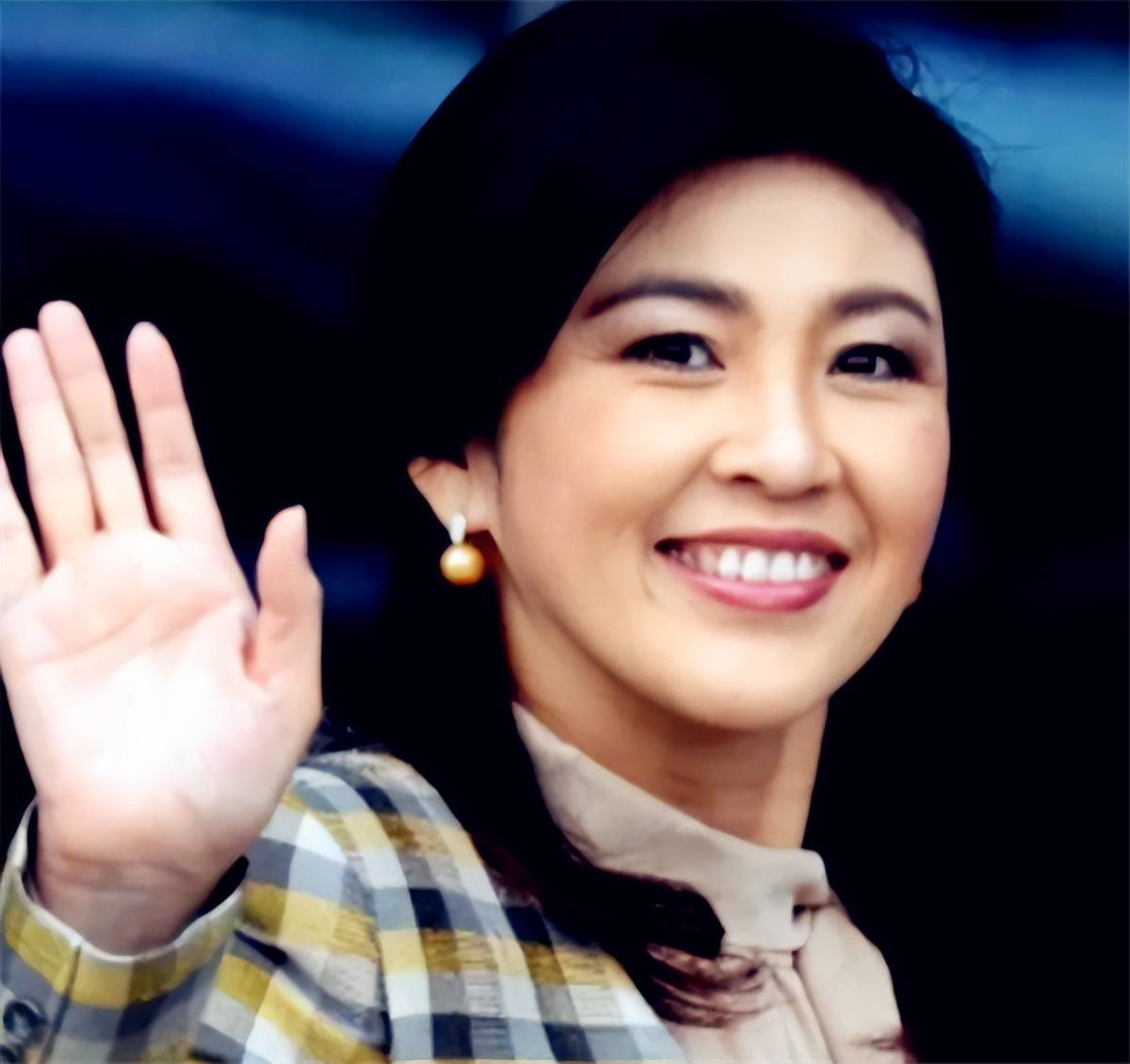 泰国新选总理,"最美前任"英拉卷土重来,"复仇公主"有望胜出_家族_带着