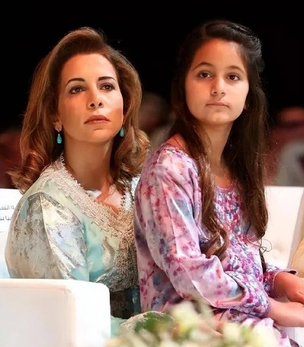 囚禁细节:姐姐被逼吃药20年,妹妹多次逃跑被抓回_谢赫_拉蒂法_孩子