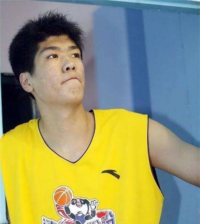 97米"篮球女神"嫁东北农村小伙,婆婆不惜拆掉房门_王金宝_梁天云_同事