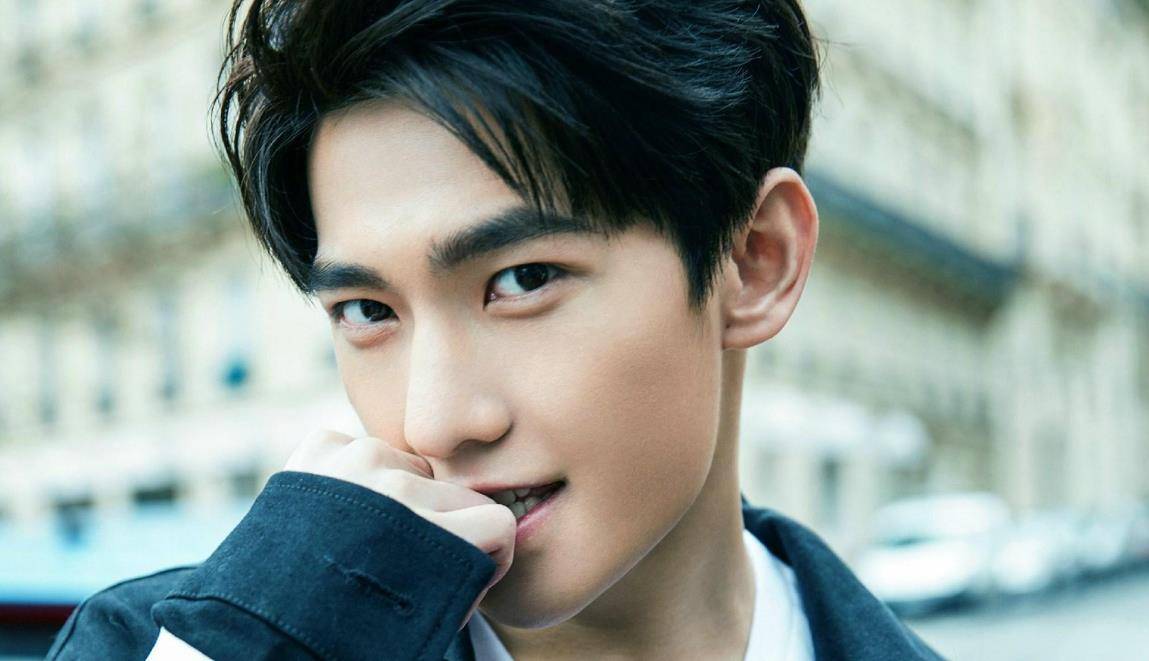 写错字,脑袋空空的"文盲"明星,正在迅速腐蚀着娱乐圈_王一博_杨洋