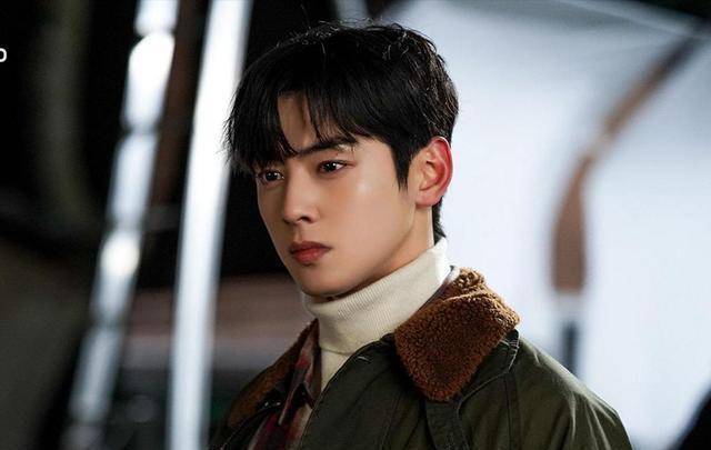 《女神降临》戏外车银优呆萌爱笑,与文佳煐斗嘴,吻戏前还在吐槽_情节