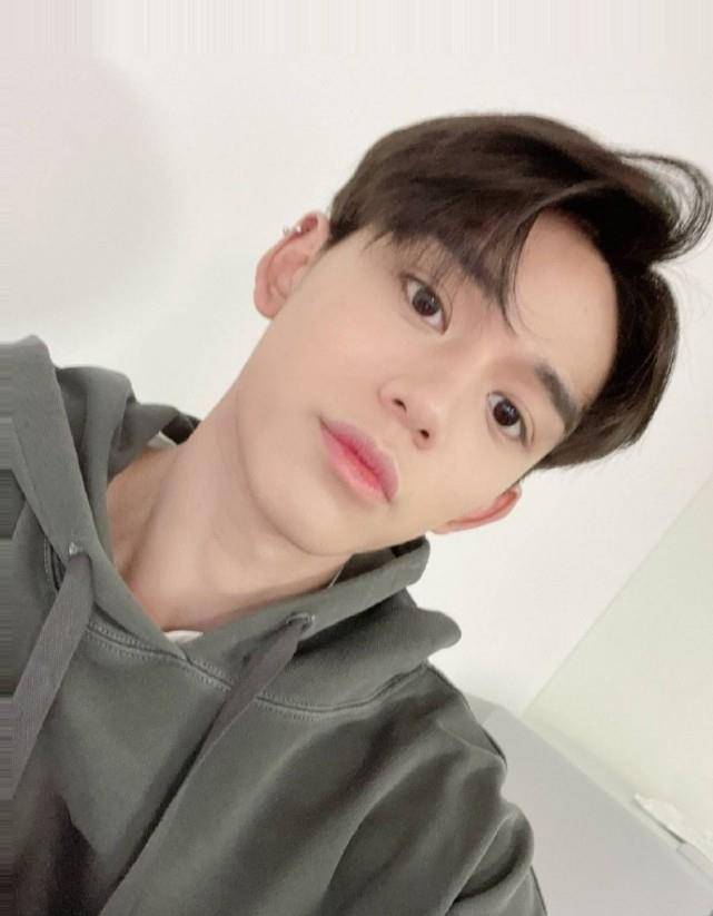 黄旭熙公开宣布道歉,疑似抄袭小哥,网:不接受_网友_道德_社会