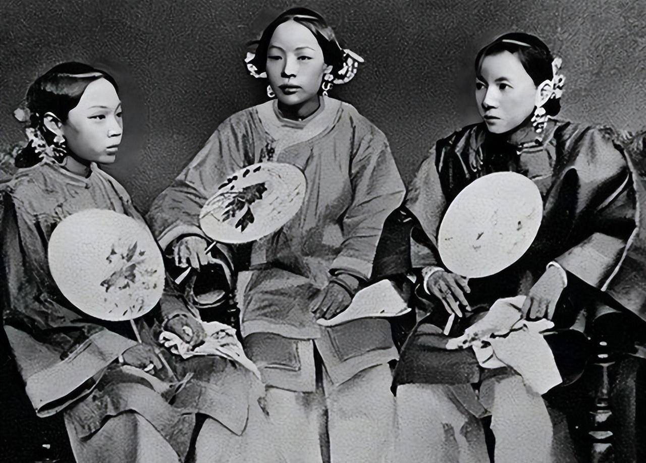 名妓于小脚被称为旧青岛第一美女,黑白两道通吃,解