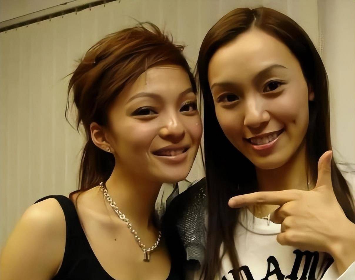 张韶涵最新演唱会亮色丝袜造型抢眼,头排观众赞不绝口_内地_蔡依林