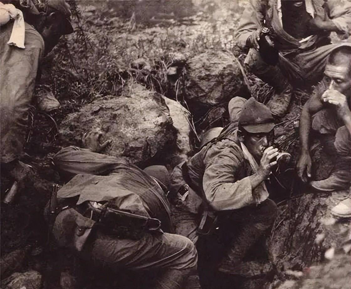 临汾战役,特等功臣车元路再立新功,单枪匹马冲到敌军指挥部旁_坑道