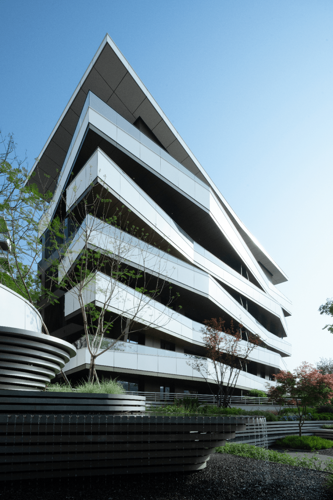 金螳螂幕墙丨重庆61麓悦江城_建筑_生活_城市