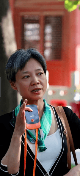 8月盛夏的古城,肖静接受了华商报大风新闻记者的专访.