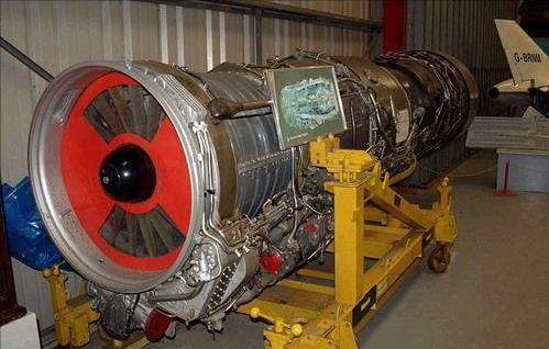 配合上国内剩余的斯贝发动机一同构成,歼轰-7装配国产发动机前的动力