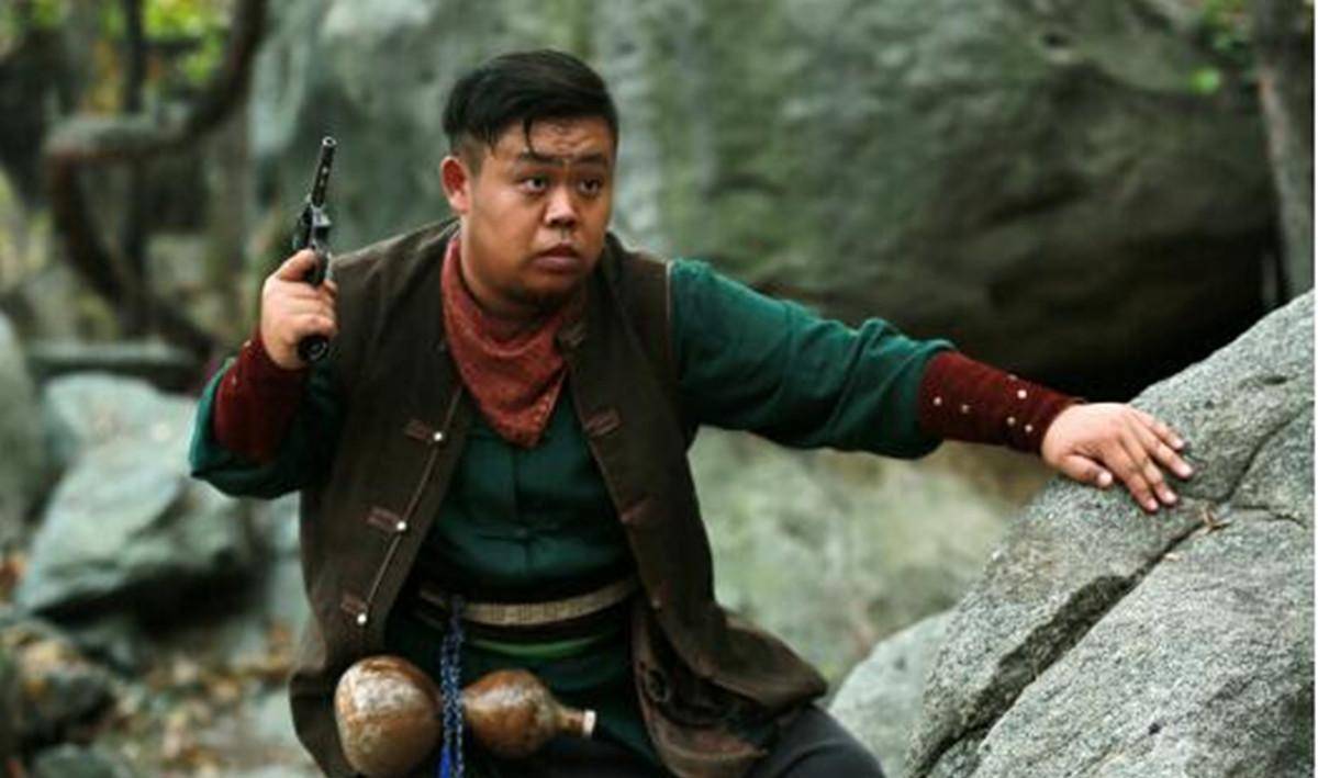 蒙古女杰奇俊峰:21岁丧夫,25岁成中将,32岁与独子命丧小人之手_石王