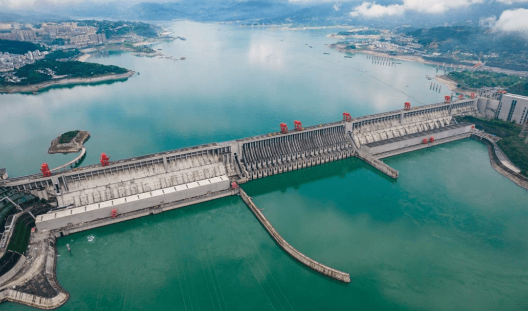 耗资40亿建造!中国最失败的水利工程,为何至今没被拆除?_大坝_建设_问