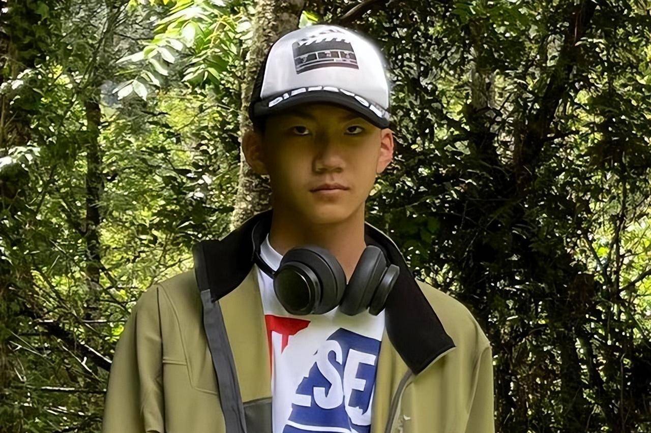 "小霸总"胡皓康:胡军的骄傲,12岁就靠一句话助