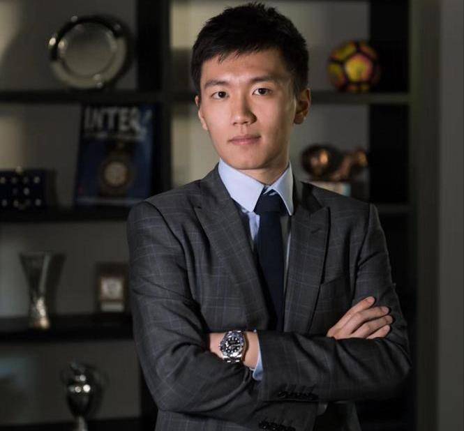 他是苏宁太子爷,与王思聪抢风头,25岁执掌国米,28岁收购家乐福_康阳