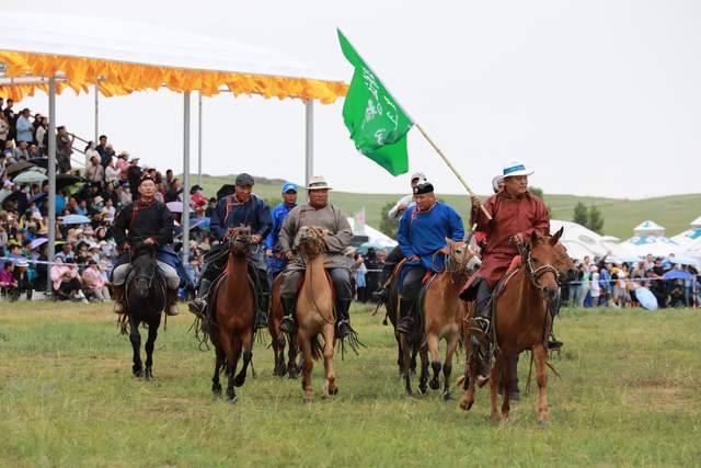镶黄旗第十三届人民那达慕大会圆满落幕·精彩瞬间回顾_比赛_传统