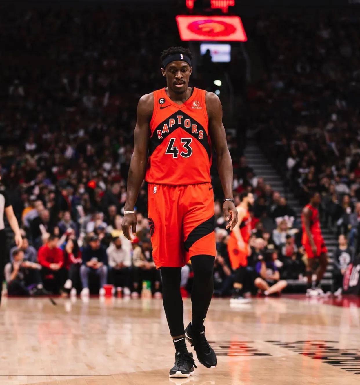 老鹰传有意猛龙当家西亚卡姆 因猛龙要价太高交易搁浅_续约_拉尼亚