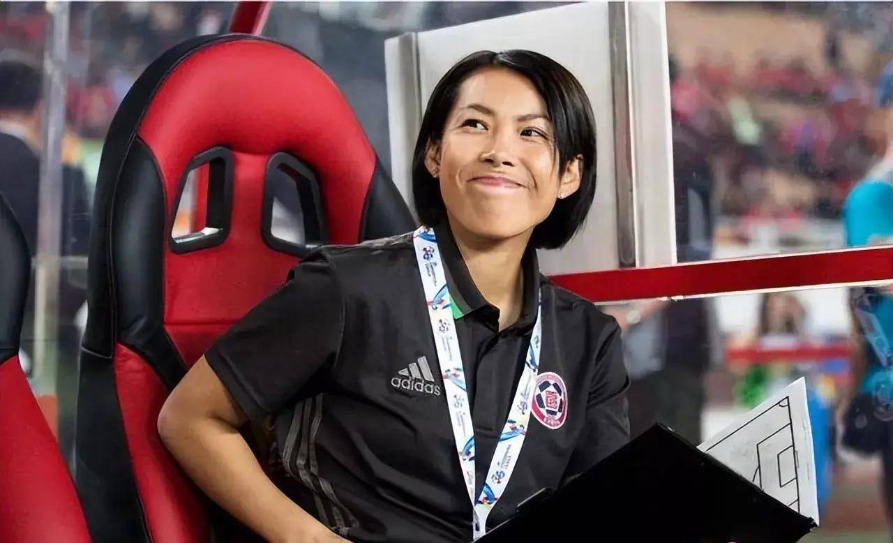 支持陈婉婷出任我们女足主教练:不惧困难,为了球队前途全力以赴_比赛