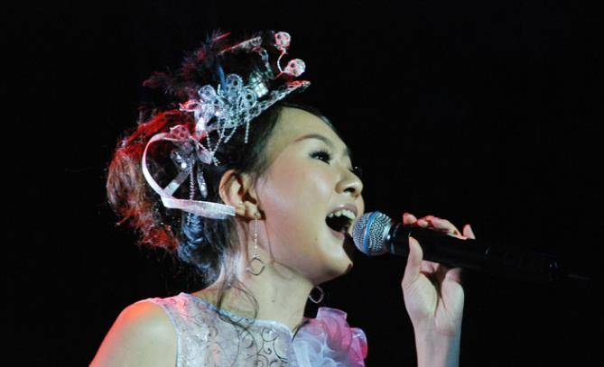 人间第一情卓依婷_卓依婷 甜美天后 童星