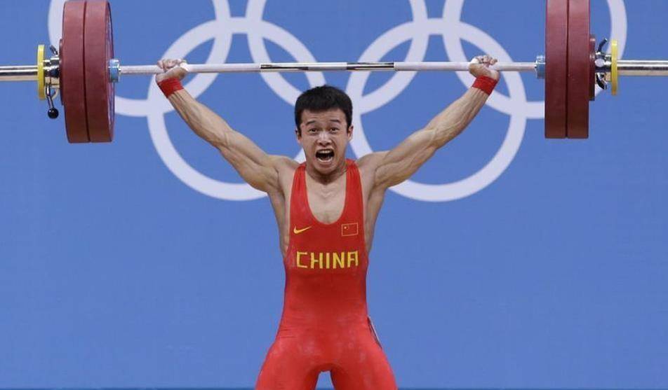 奥运举重冠军占旭刚,退役后迎娶初恋空姐,经验传承弟子未来可期_辉煌