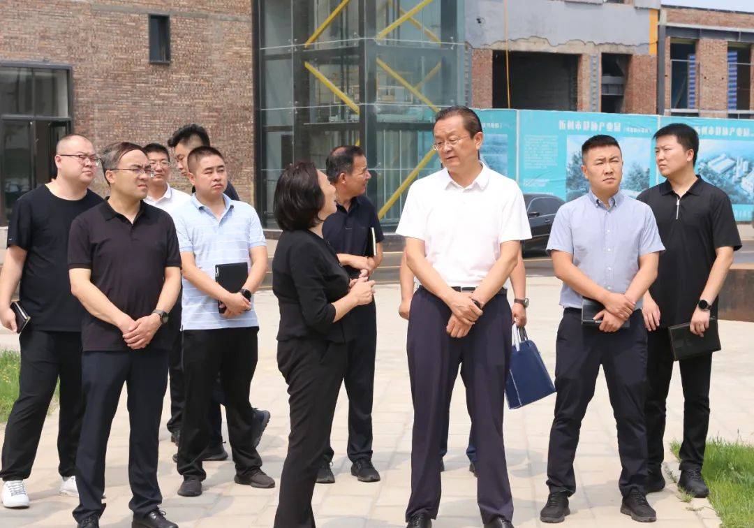 忻府融媒讯8月10日,忻府区委书记马志强深入泰山石膏(忻州)有限公司