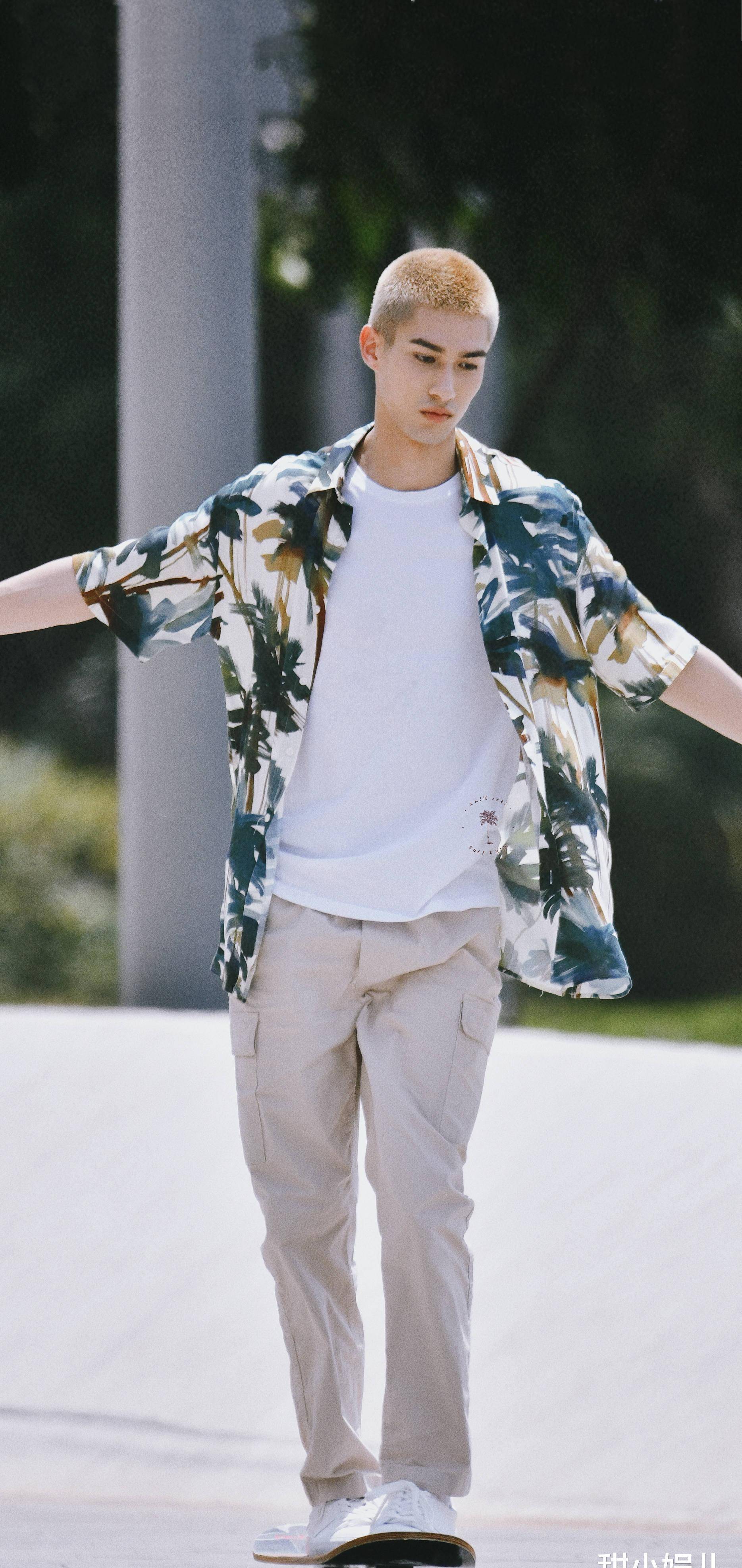 而且这所大学与清华大学也是有合作关系的,足以见得米卡的出众之处