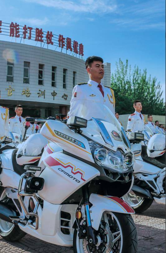 护航大中华外交8年,执行700护卫次任务零失误_国宾_训练_摩托车