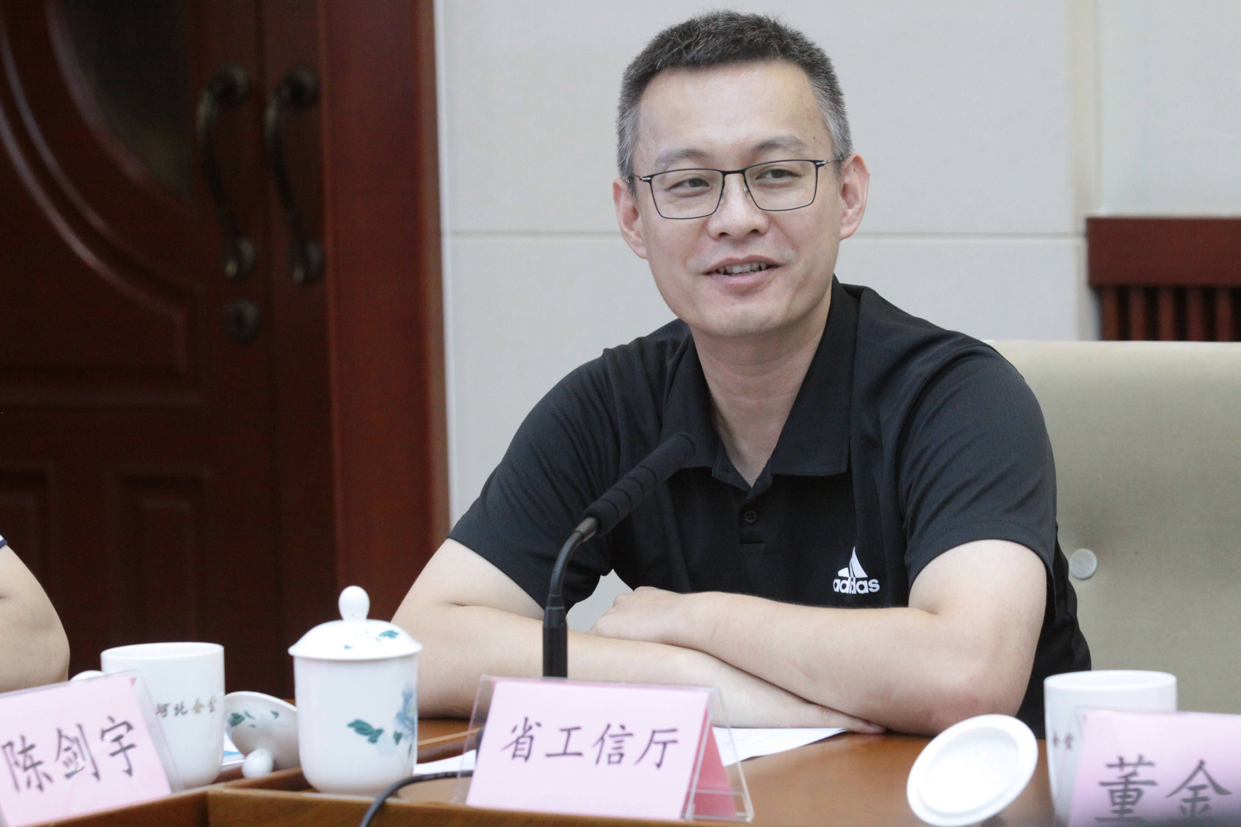 以食的名义 品读全球 以品的名义 食遍中国 见证