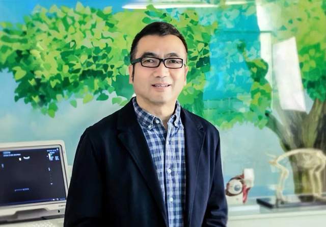 值得一提的是,新瑞鹏的前身为瑞鹏宠物医院,由兽医出身的彭永鹤创办.